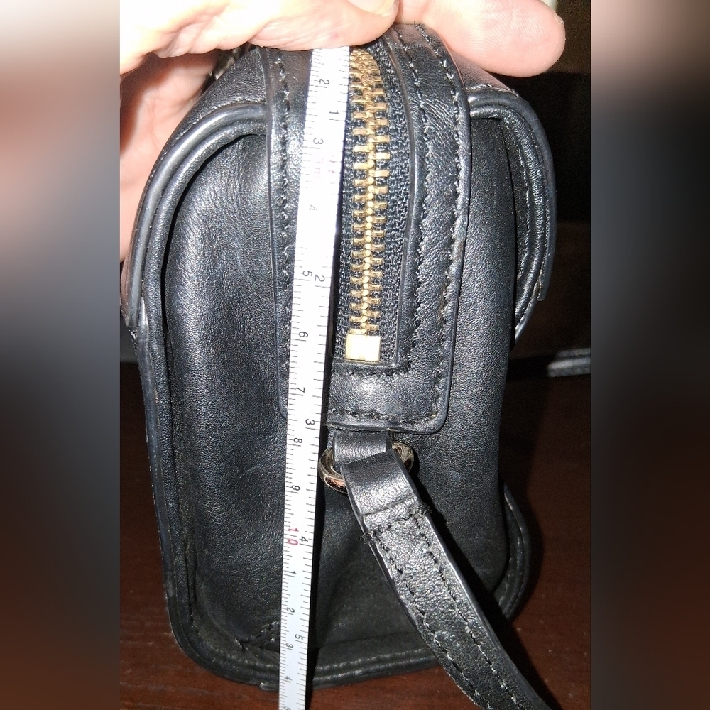 Kate Spade Perri Lane Looloo Crossbody - Picture 3 of 11